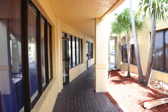 4373-4399 N University Dr, Fort Lauderdale, FL for rent Building Photo- Image 1 of 8