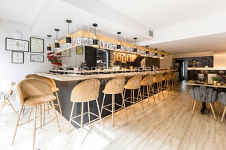 Retail in Barcelona, Barcelona to rent Interior Photo- Image 1 of 17