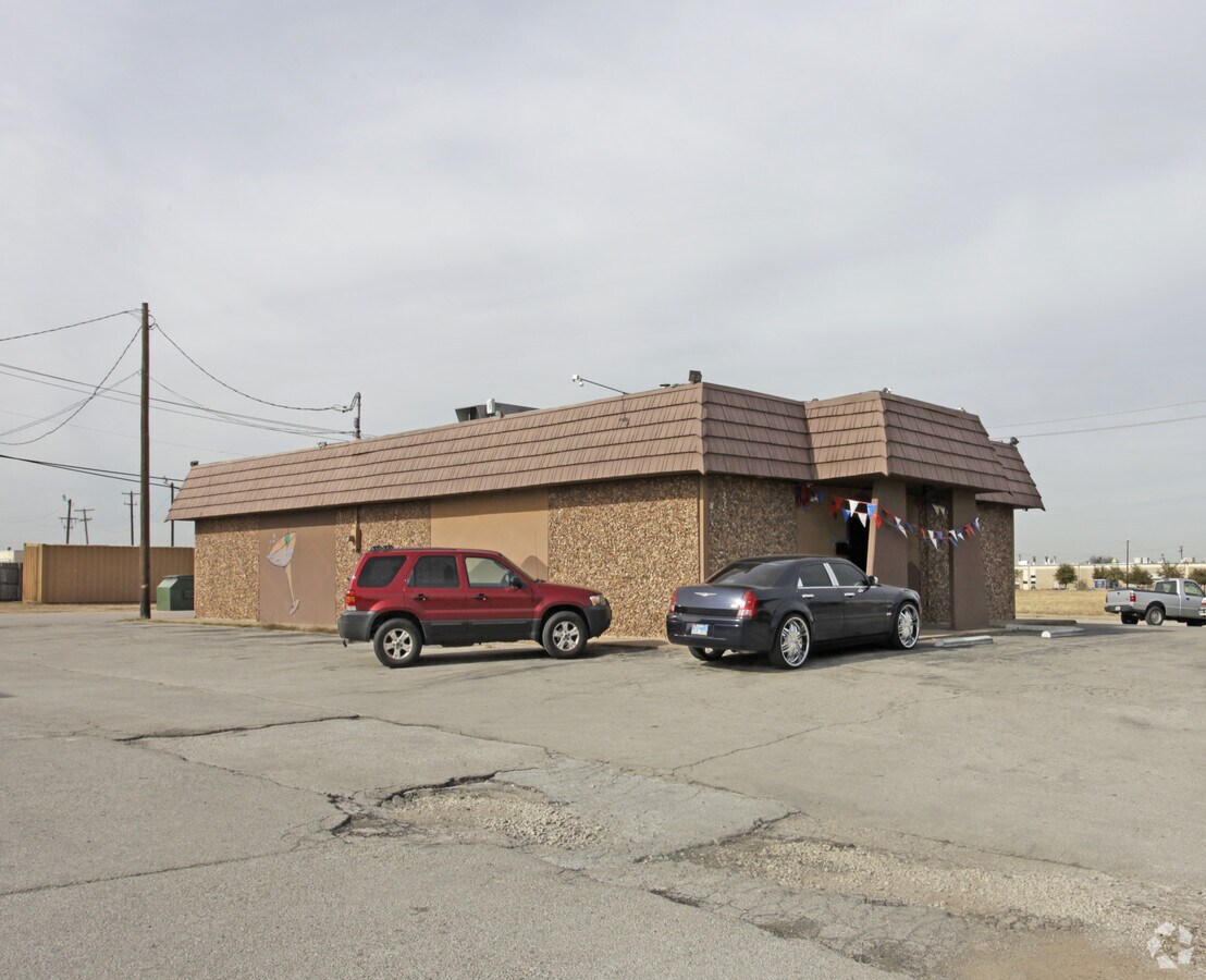 311 N Great Southwest Pky, Arlington 76011