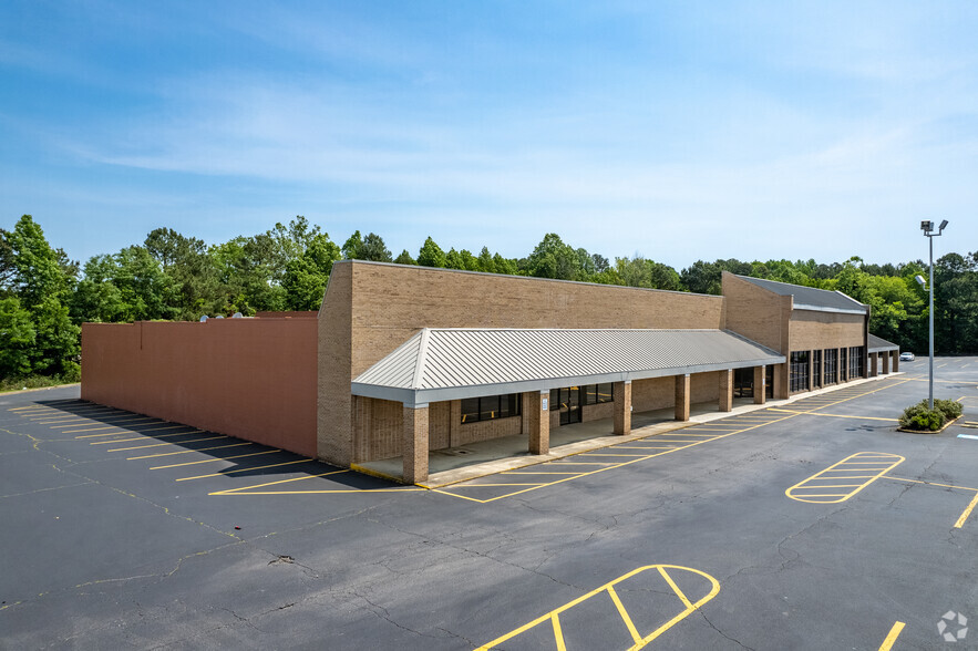 199-317 Habersham County Shopping Ctr, Cornelia, GA for rent - Building Photo - Image 3 of 7