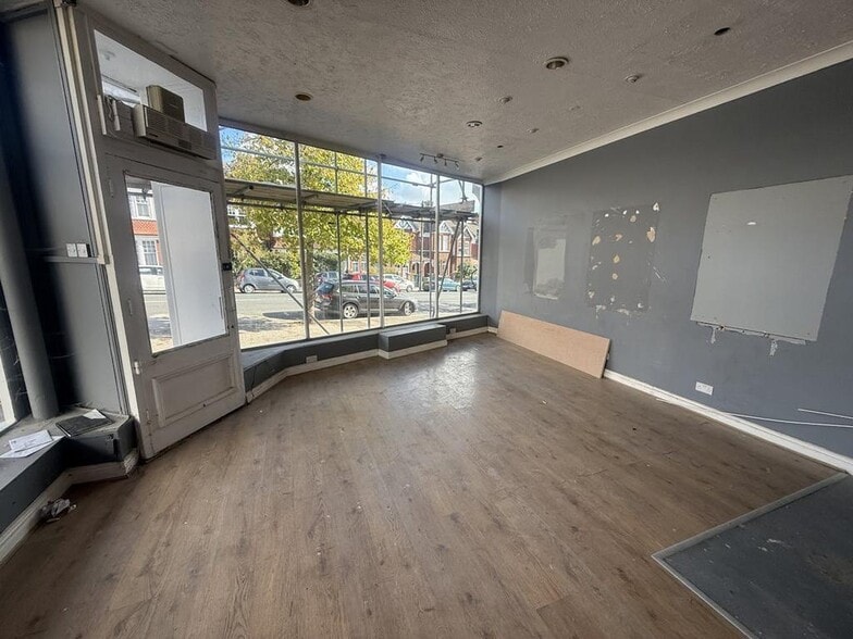 Ditchling Rd, Brighton to rent - Building Photo - Image 2 of 8