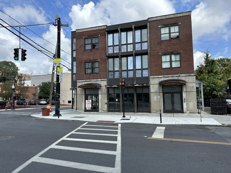 423-425 Madison Ave, Albany, NY for rent - Building Photo - Image 1 of 18