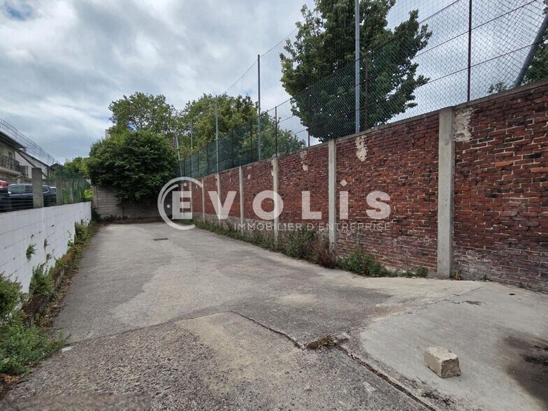 Light Industrial in Ivry-sur-Seine to rent - Building Photo - Image 2 of 7