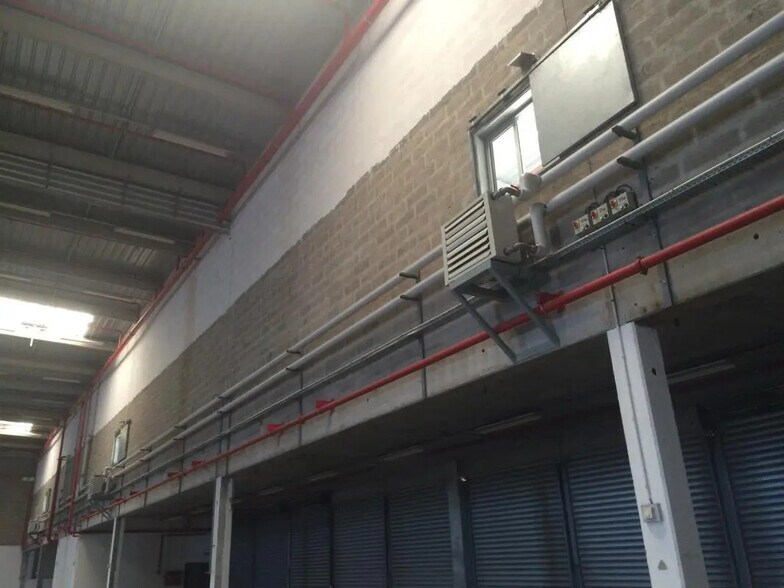 Industrial in Herblay-sur-Seine to rent - Interior Photo - Image 3 of 8