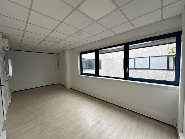 1389 L'Occitane, Labège to rent - Building Photo - Image 2 of 28