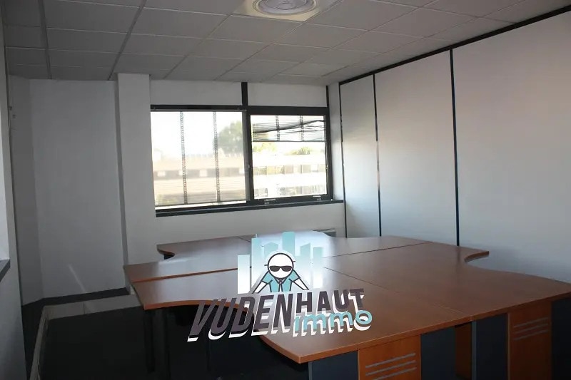 Office in Toulouse to rent - Building Photo - Image 2 of 9