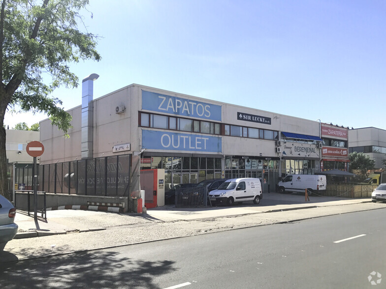 Calle Cabo Rufino Lázaro, Las Rozas de Madrid, Madrid for rent - Building Photo - Image 2 of 2