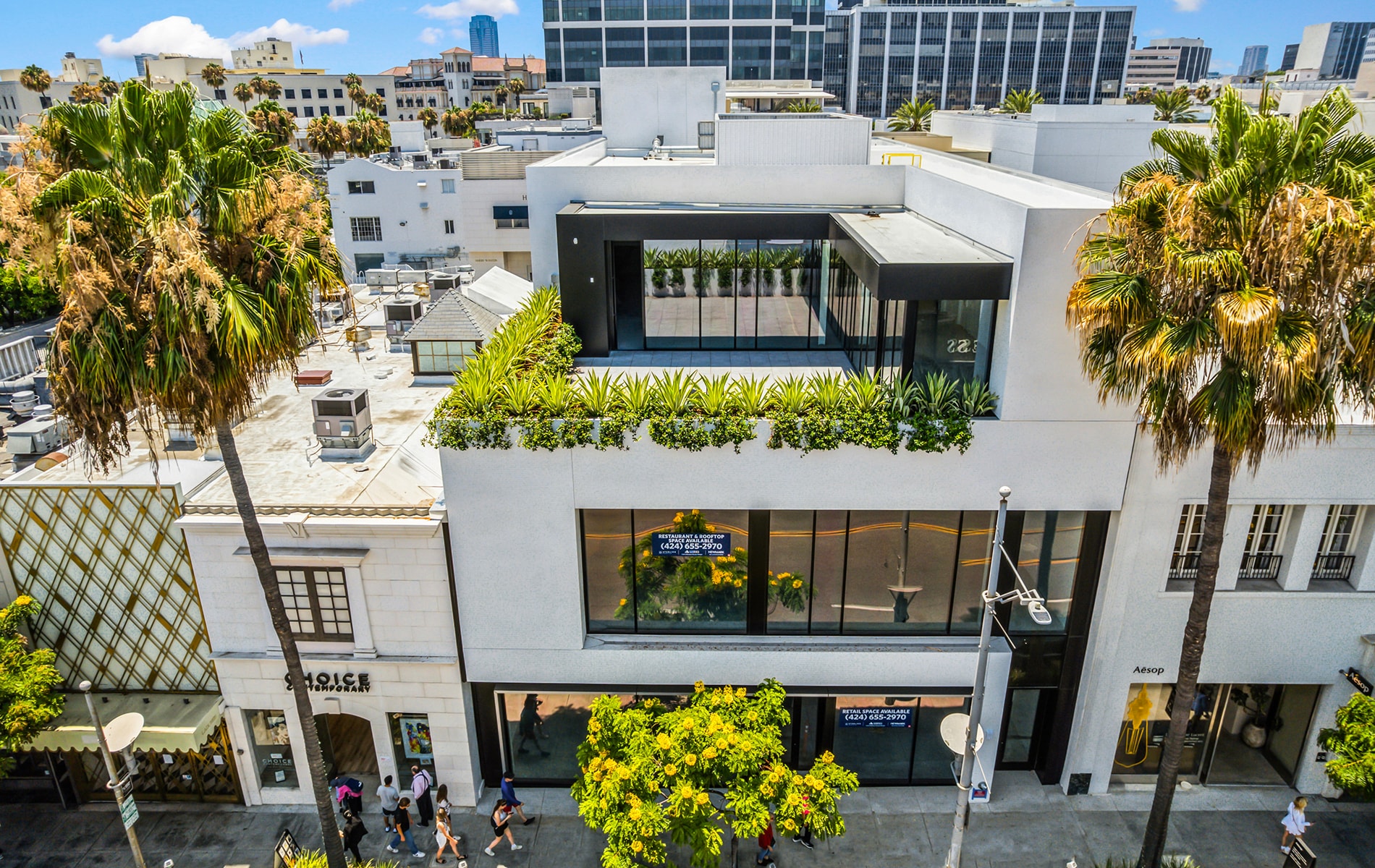 315-319 N Beverly Dr, Beverly Hills, CA to rent Interior Photo- Image 1 of 4