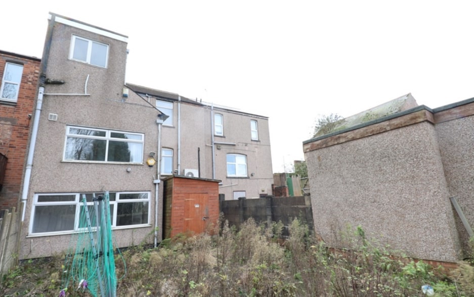 King St, Bedworth to rent - Building Photo - Image 2 of 2