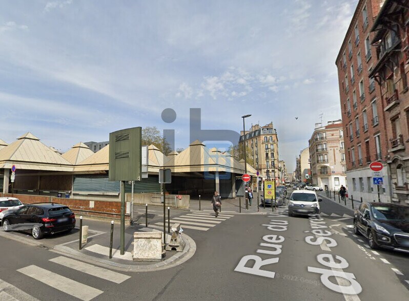 Retail in Boulogne-Billancourt to rent - Building Photo - Image 1 of 3