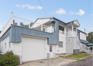 1058-1060 Rue Notre-Dame, Montréal, QC for sale Building Photo- Image 1 of 2