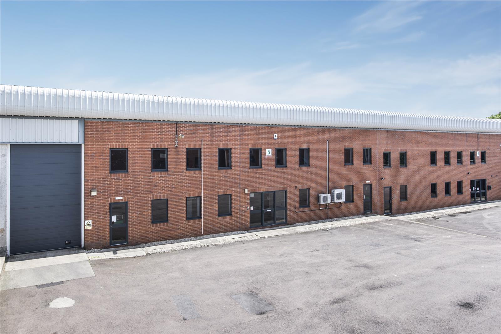 Meadow Vw, Long Crendon for sale Primary Photo- Image 1 of 1