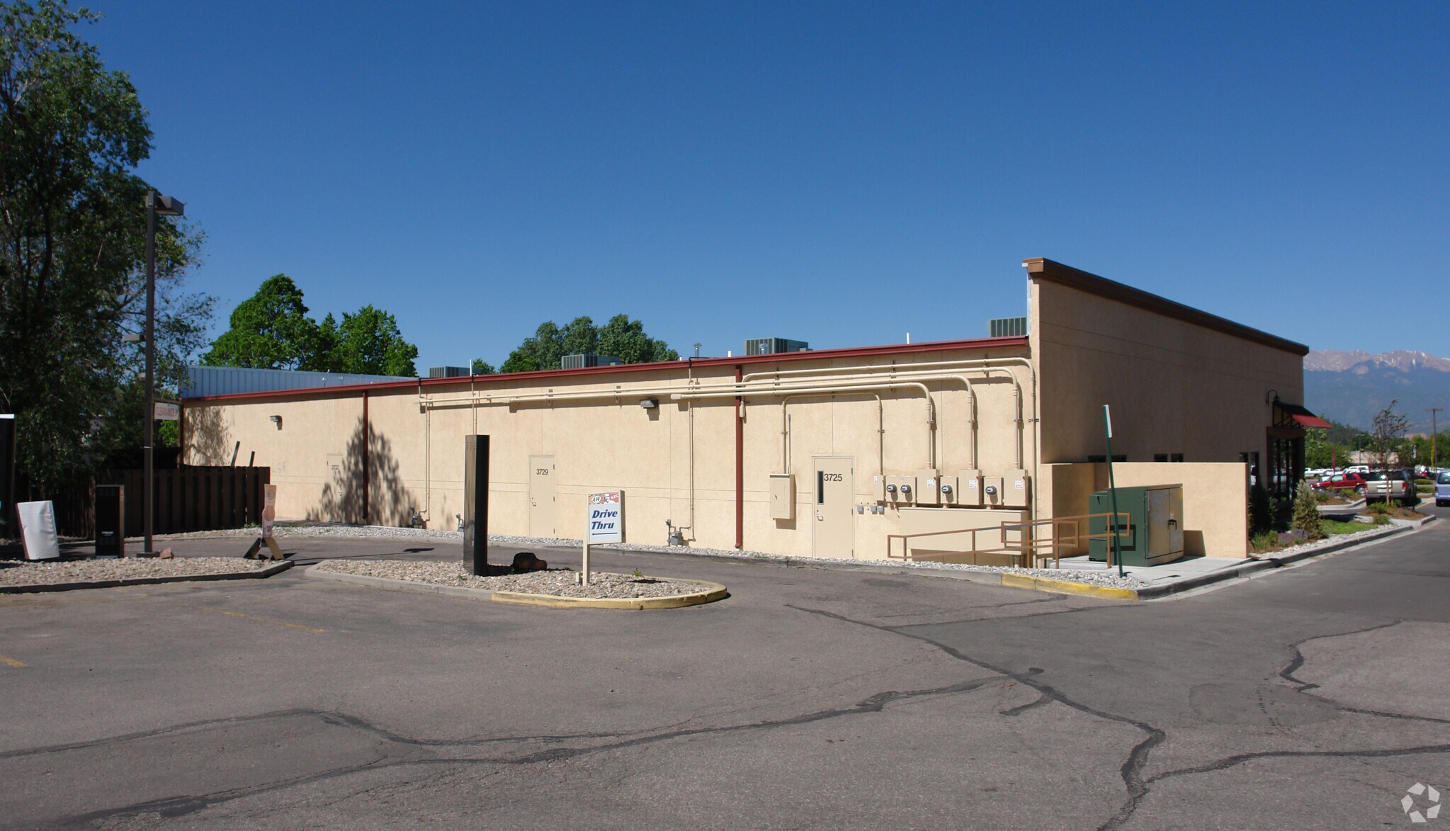 3725 Austin Bluffs Pky, Colorado Springs 80918 Retail for Sale