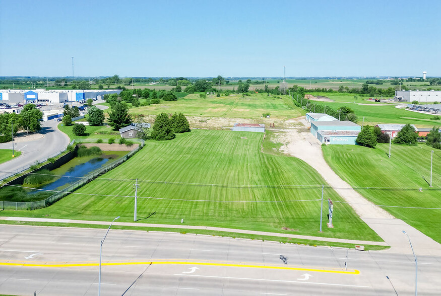 2220 4th St SW, Waverly, IA for sale - Aerial - Image 1 of 16