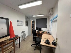 Light Industrial in Chassieu to rent Interior Photo- Image 2 of 5