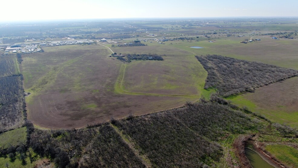 445 Katie Ln, Seguin, TX for sale - Building Photo - Image 2 of 8