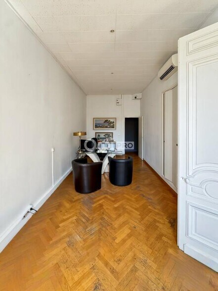 Office in Marseille to rent - Interior Photo - Image 3 of 5