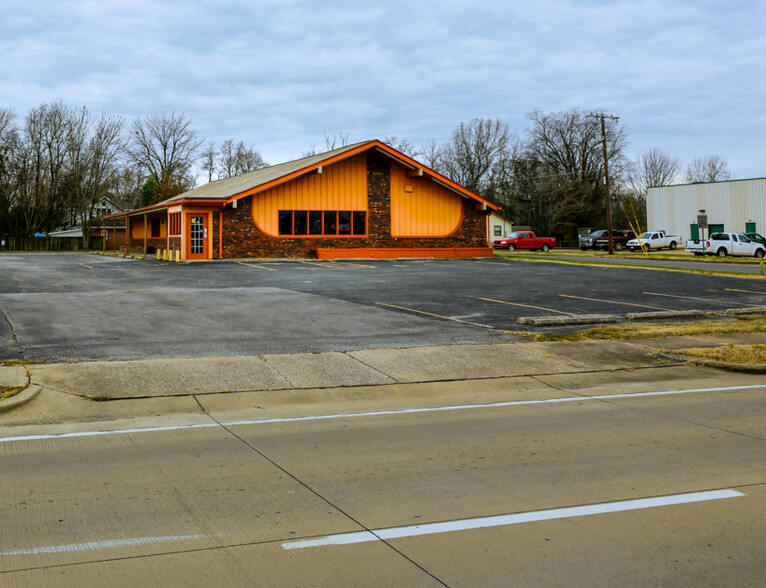 2701 Irvin Cobb Dr, Paducah, KY for sale - Primary Photo - Image 1 of 6