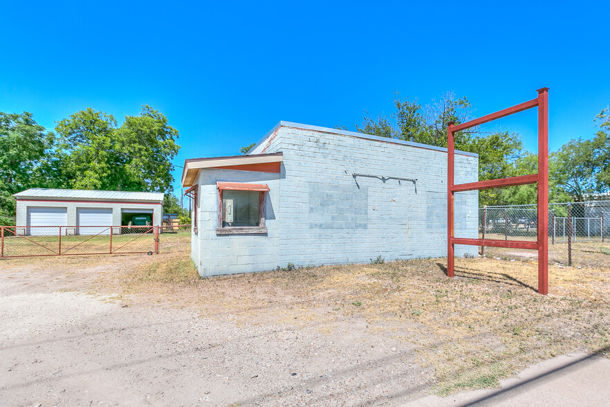 2715 N Chadbourne St, San Angelo, TX for sale - Building Photo - Image 2 of 18