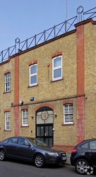 31 Warple Way, London to rent - Primary Photo - Image 1 of 1