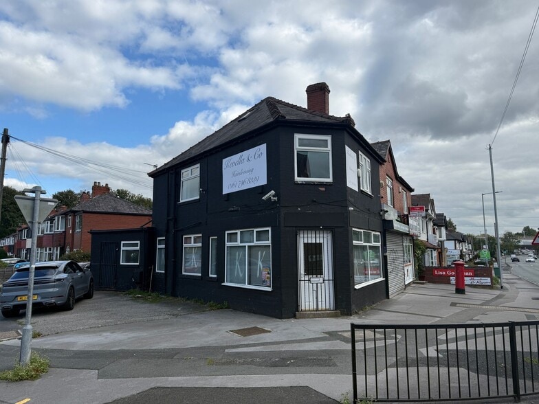 154 Bury Old Rd, Manchester to rent - Primary Photo - Image 1 of 1