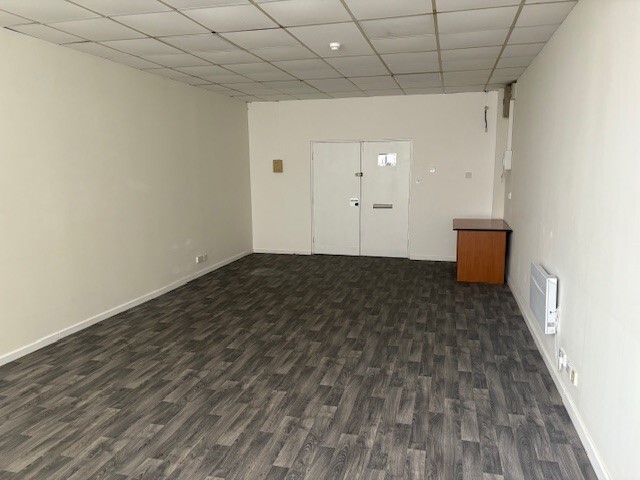 Price St, Birkenhead to rent - Interior Photo - Image 3 of 10