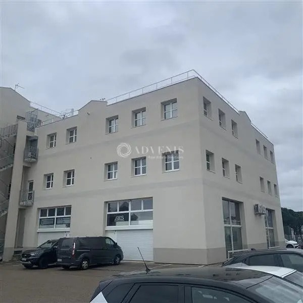 Vente Bureaux 219 m² - Photo 1