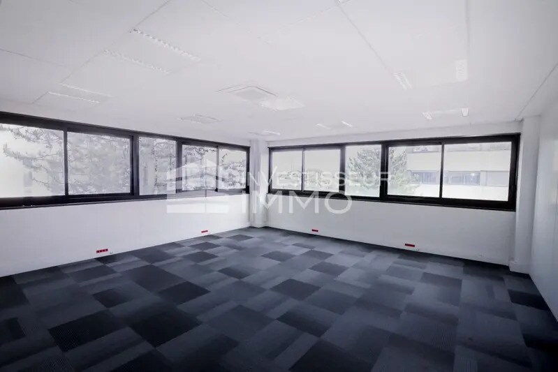 Office in Antony to rent - Interior Photo - Image 2 of 3