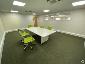 1 Riverside Av W, Lawford to rent Interior Photo- Image 2 of 14