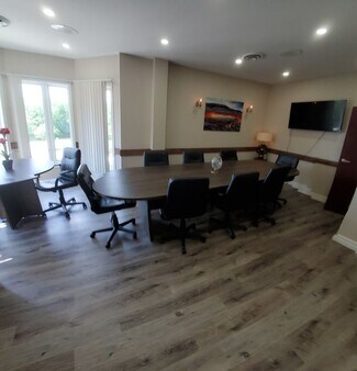 More details for 410-420 N Service Rd E, Oakville, ON - Office / Medical to Rent