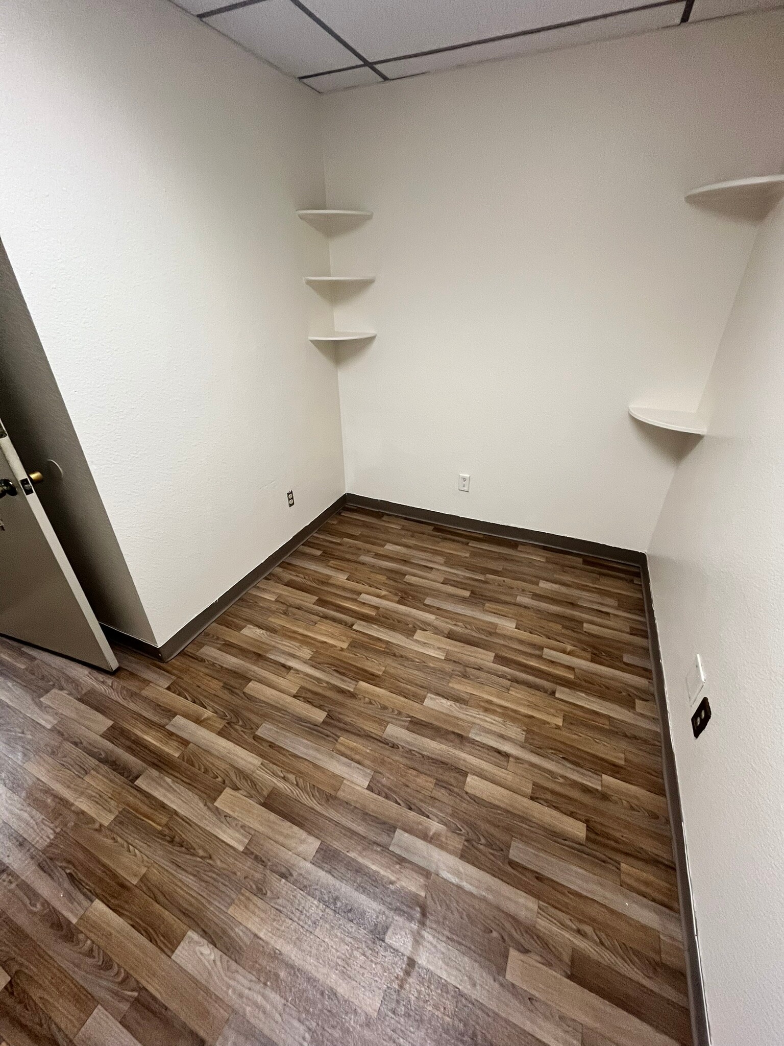 4003-4015 Park Blvd, San Diego, CA to rent Interior Photo- Image 1 of 6