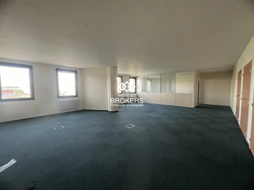 Location Bureaux 75 m² - Photo 1