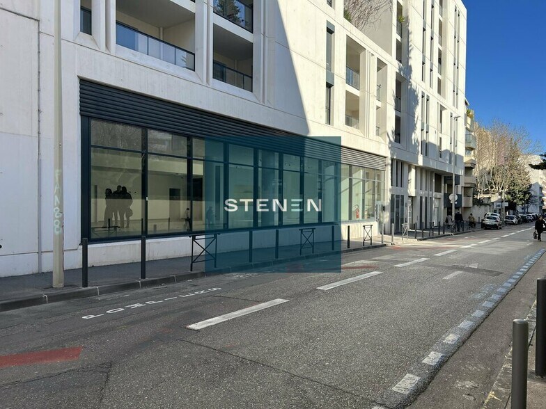 Retail in Marseille to rent - Building Photo - Image 3 of 5