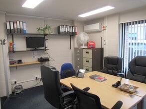 Beverley Way, New Malden to rent Interior Photo- Image 2 of 4