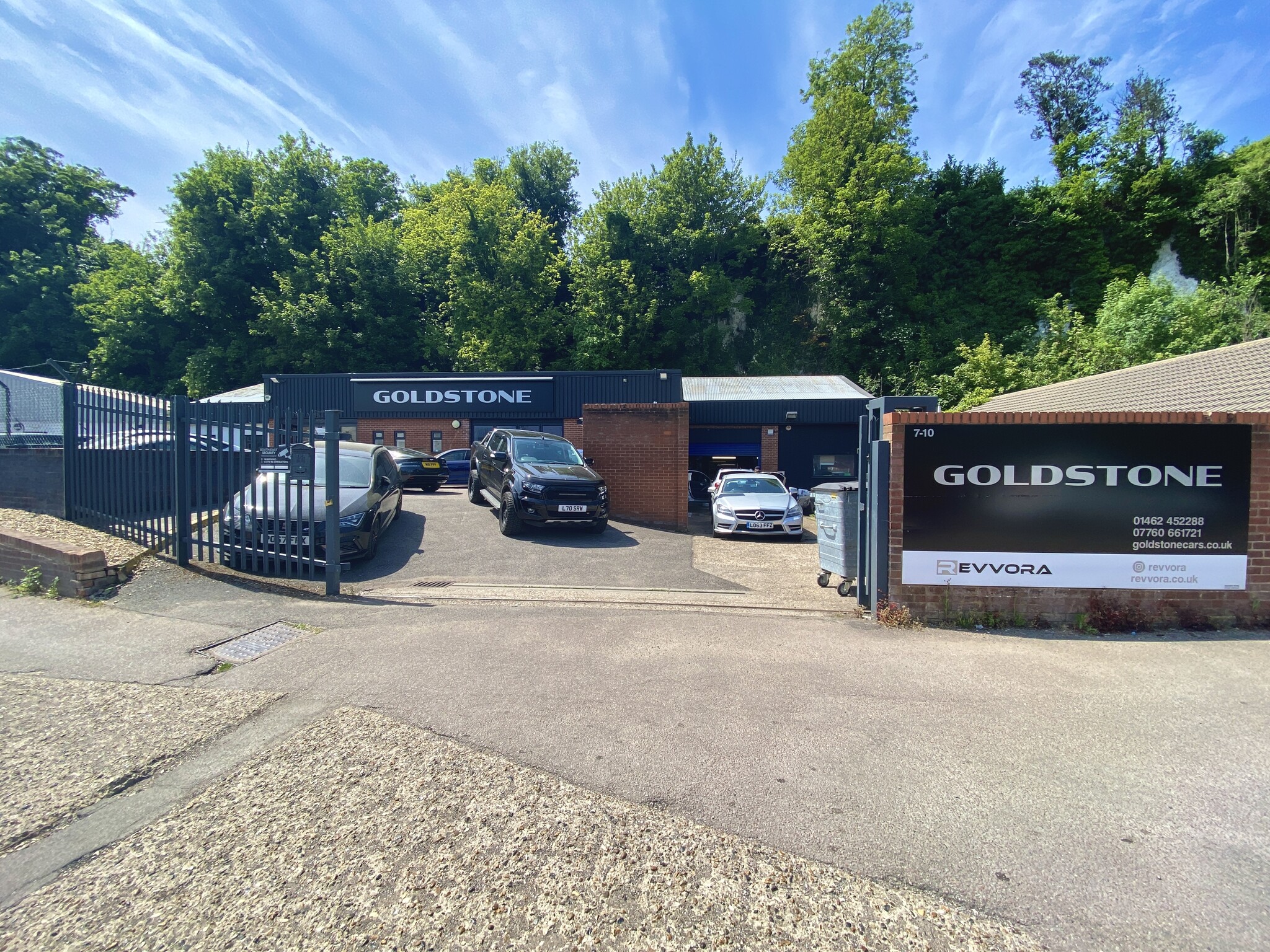 7-10 Station Approach, Hitchin to rent Building Photo- Image 1 of 7