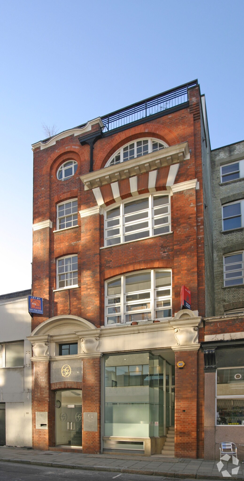 107 Clifton St, London for sale Primary Photo- Image 1 of 1