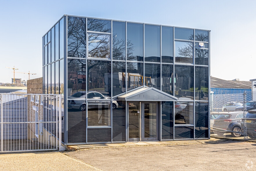 Crompton Rd, Stevenage for sale - Primary Photo - Image 1 of 1