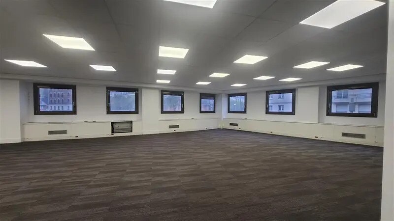 Office in La Garenne-Colombes to rent - Interior Photo - Image 3 of 8