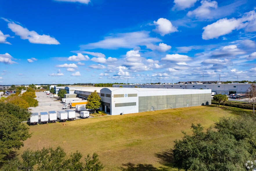 245 Deen Still Rd, Davenport, FL to rent - Building Photo - Image 3 of 10