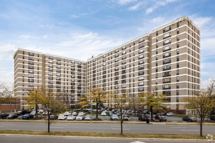 4600 Duke St, Alexandria, VA for rent - Building Photo - Image 1 of 21