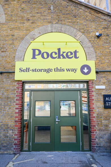Drummond Rd, London to rent - Building Photo - Image 2 of 16