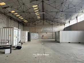 Light Industrial in Décines-Charpieu to rent Interior Photo- Image 2 of 6