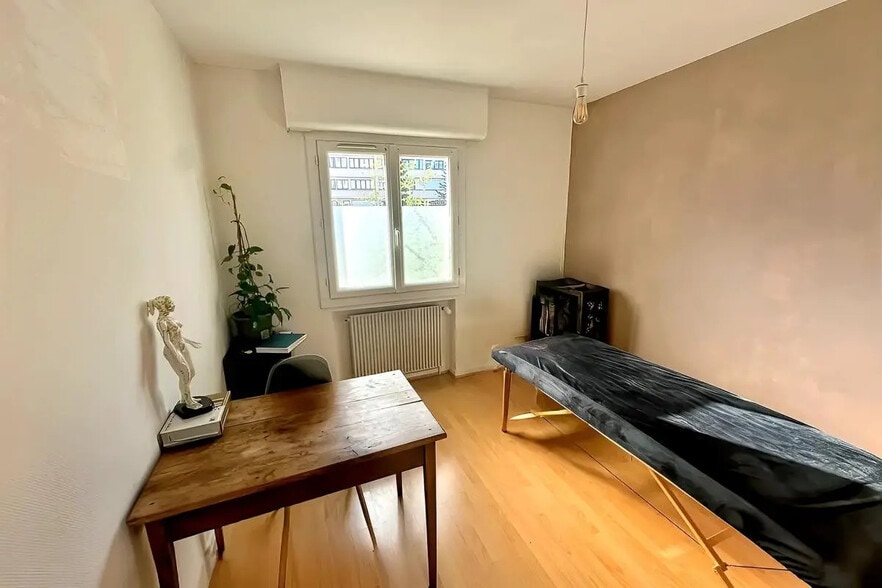 Light Industrial in Annecy for sale - Building Photo - Image 1 of 5