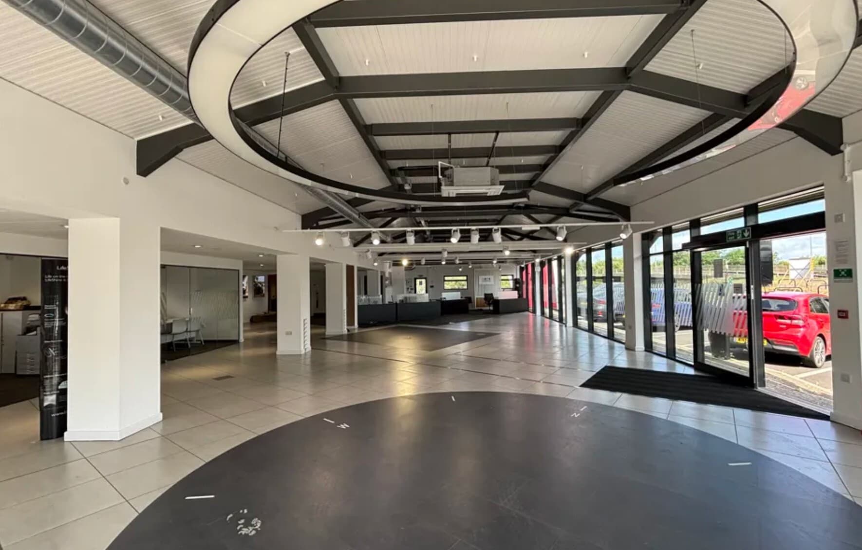 209 Westgate St, Gloucester to rent Interior Photo- Image 1 of 6