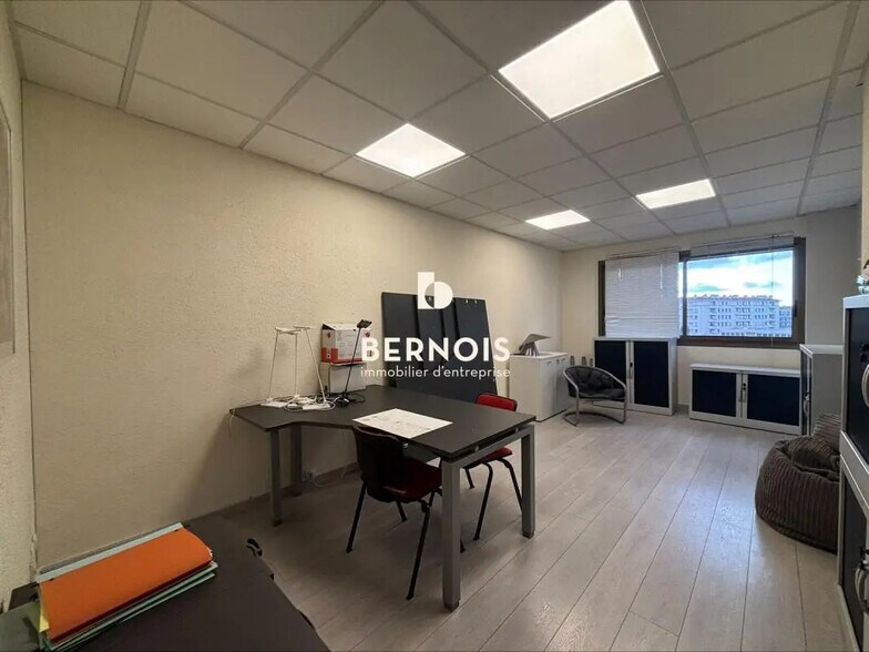 Office in Toulon to rent - Interior Photo - Image 3 of 7