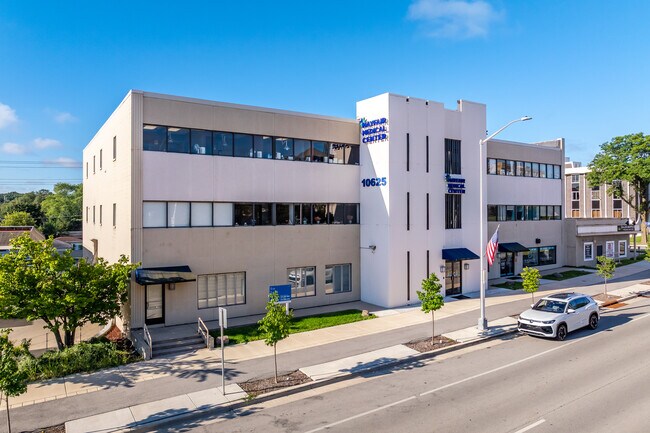 More details for 10625 W North Ave, Milwaukee, WI - Mixed-use to Rent