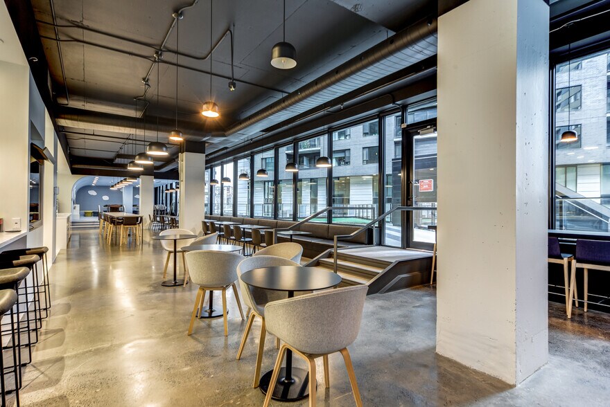 100 Rue Peel, Montréal, QC to rent - Interior Photo - Image 2 of 31