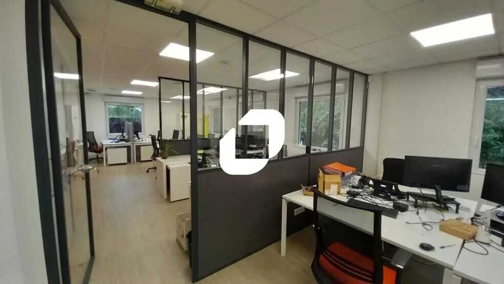 Office in Lille to rent - Interior Photo - Image 2 of 9