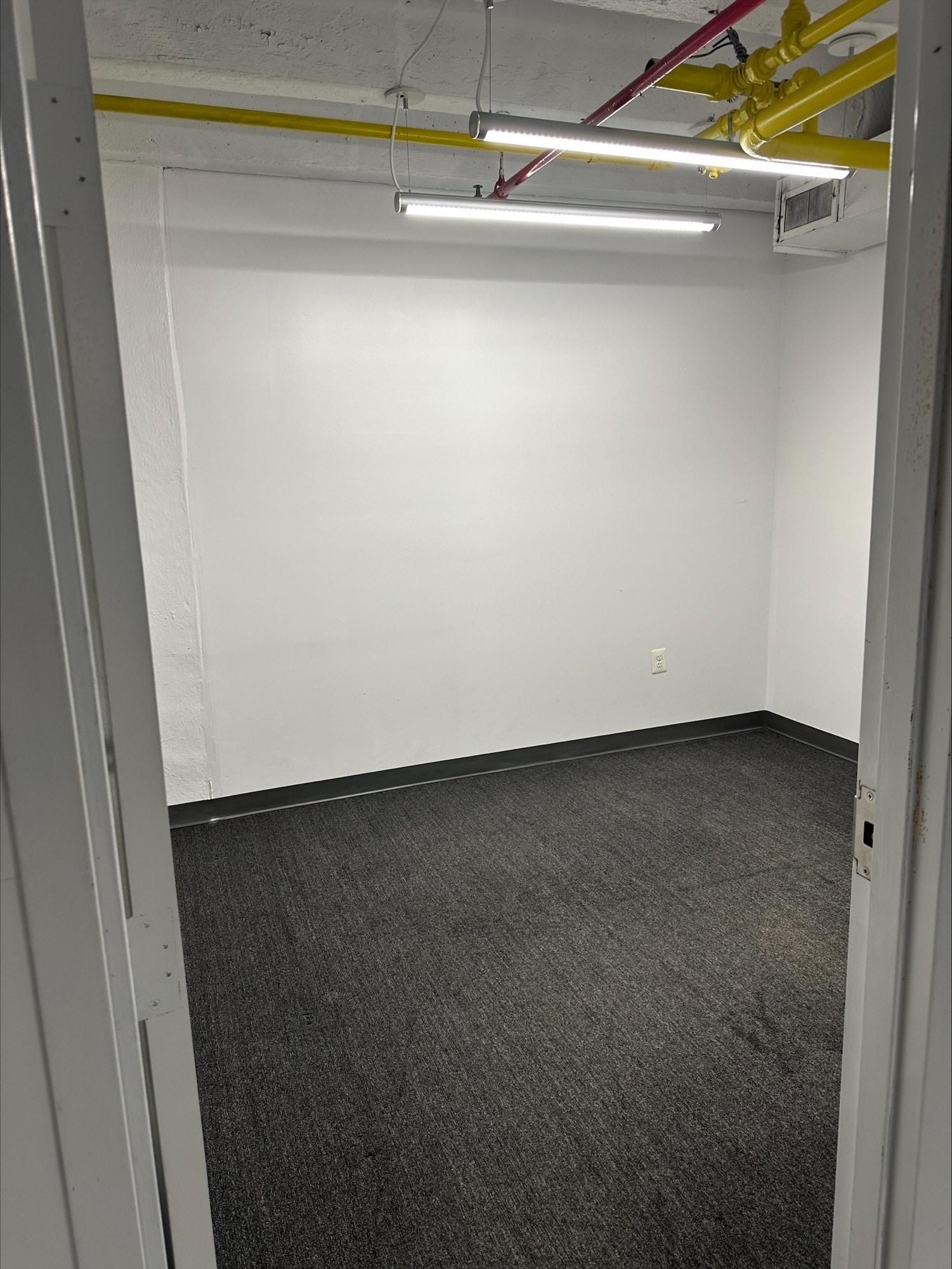 1100 H St NW, Washington, DC to rent Interior Photo- Image 1 of 5