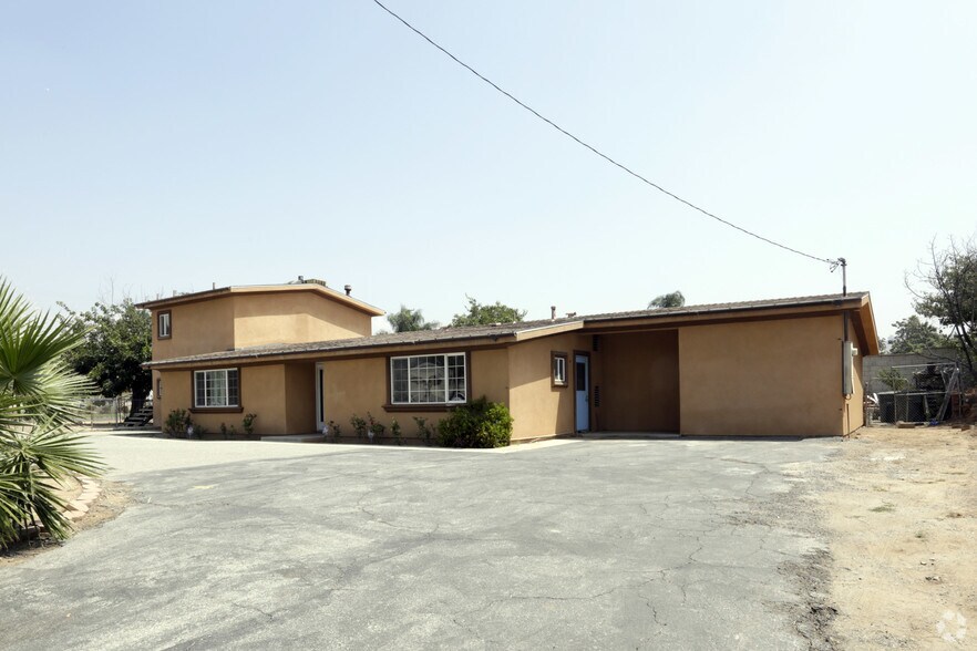 12030 Vivienda Ave, Grand Terrace, CA 92313 UK